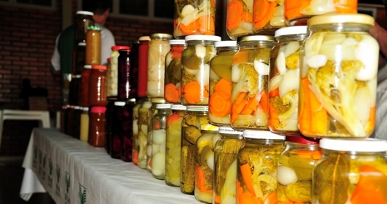 Fabricação caseira de conservas permite maior aproveitamento de alimentos